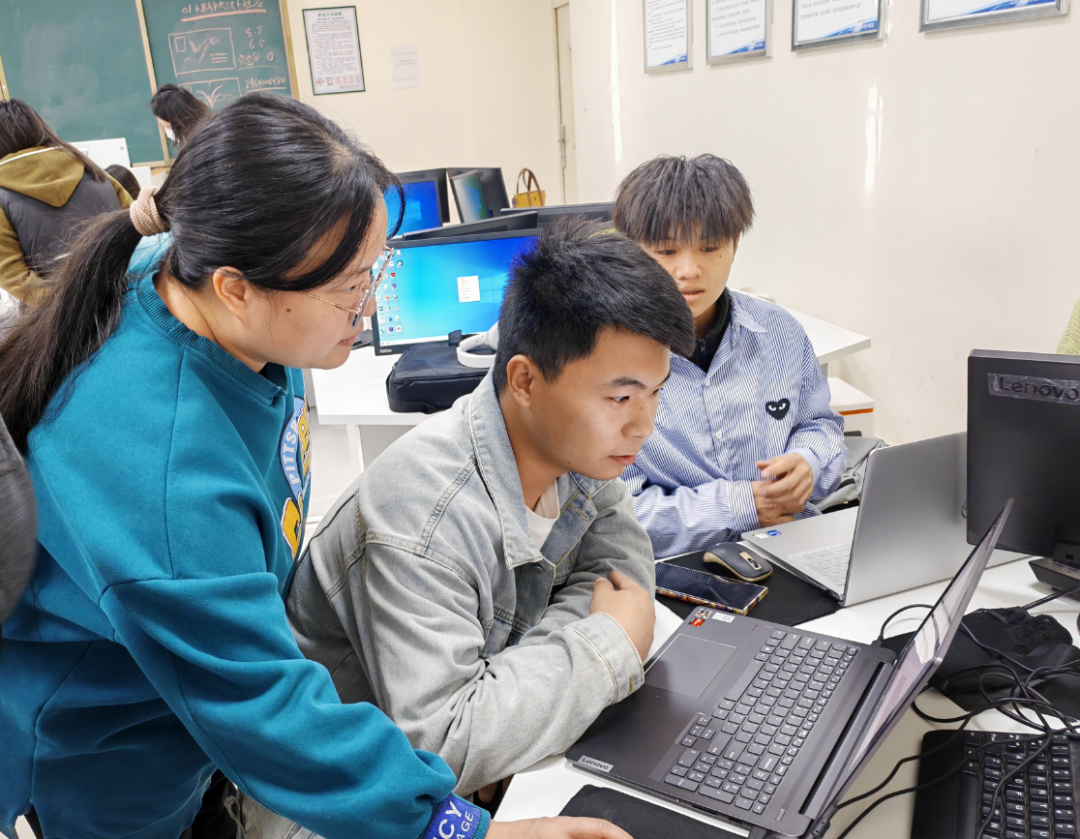 1701053055326365.png 640 (1).png