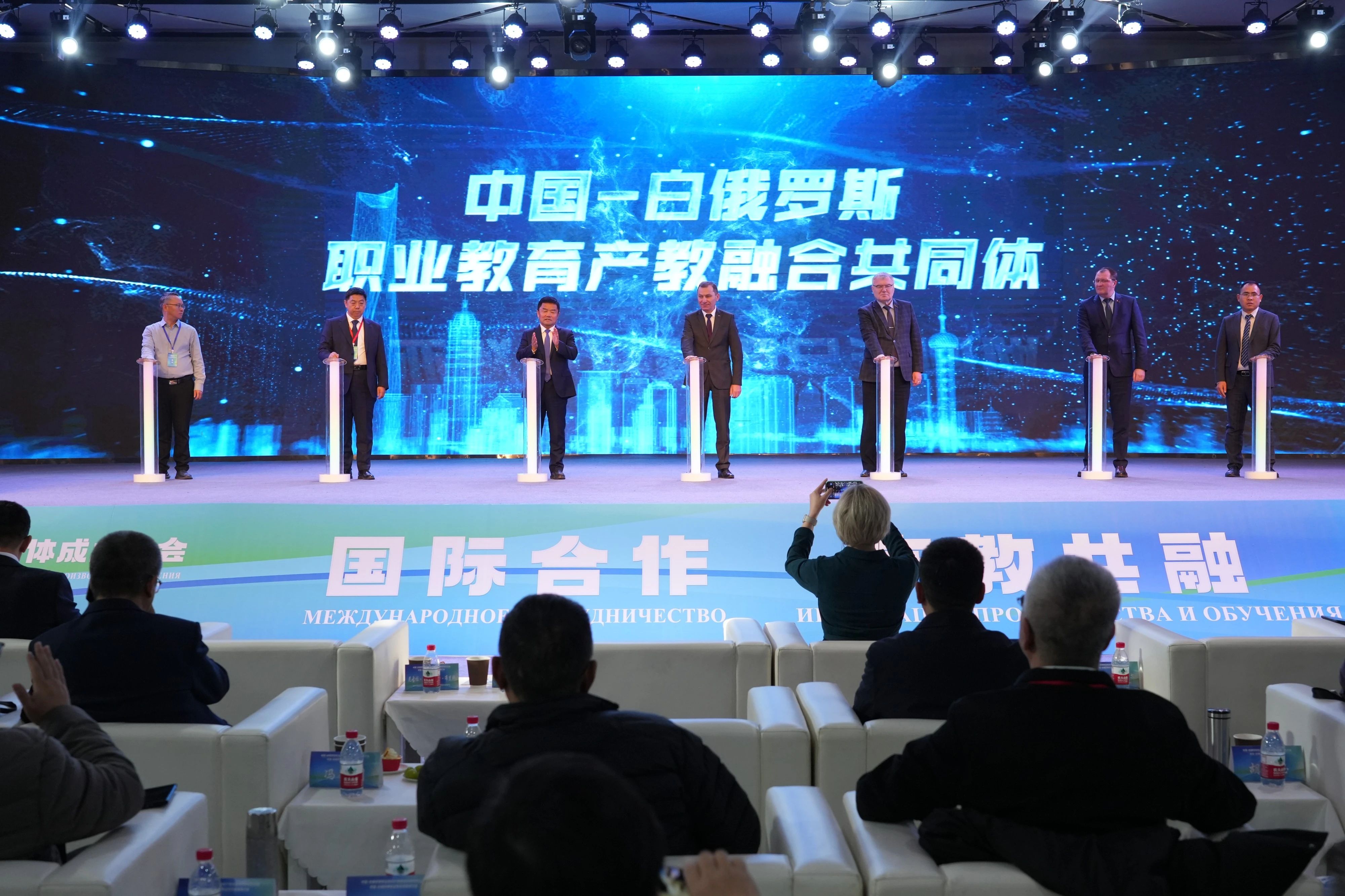 1734614618270593.jpg 1734614618270593.jpg